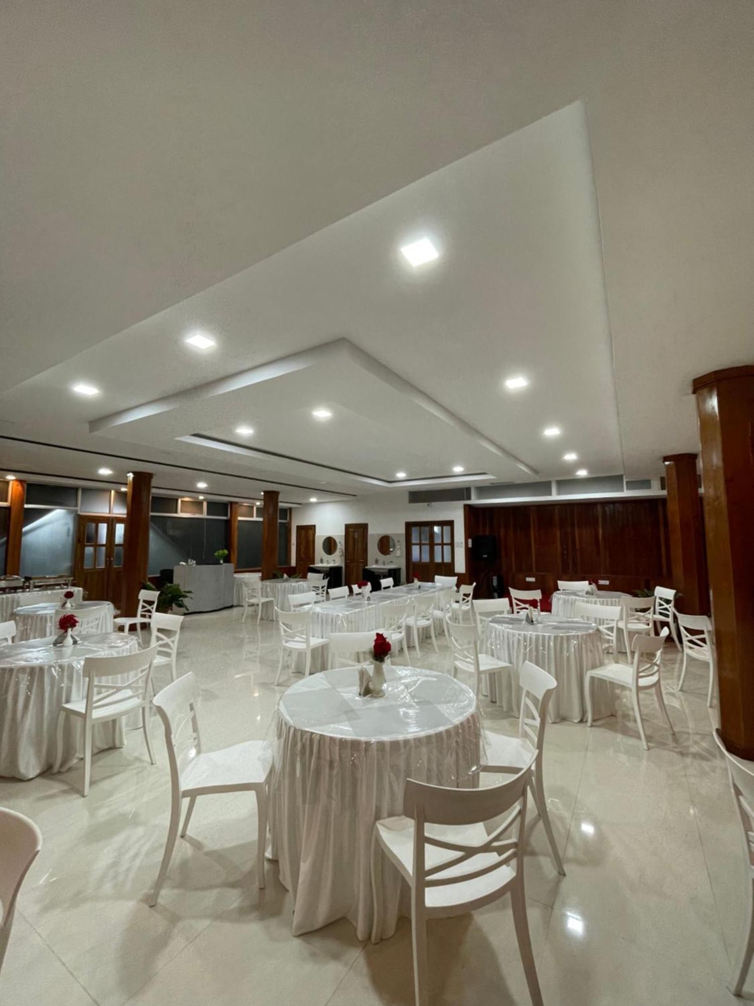 2K Hotel Kohima 외부 사진