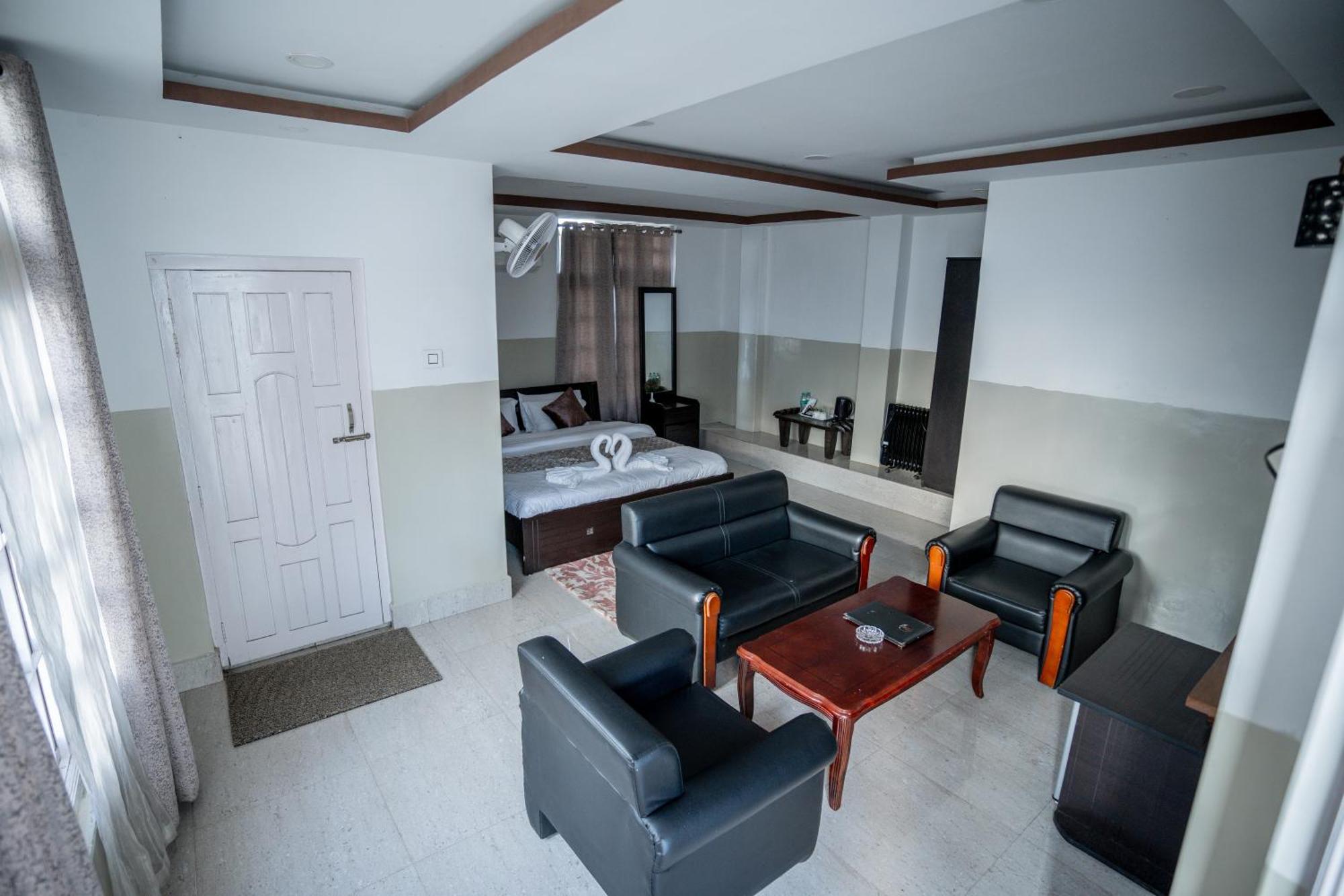 2K Hotel Kohima 외부 사진