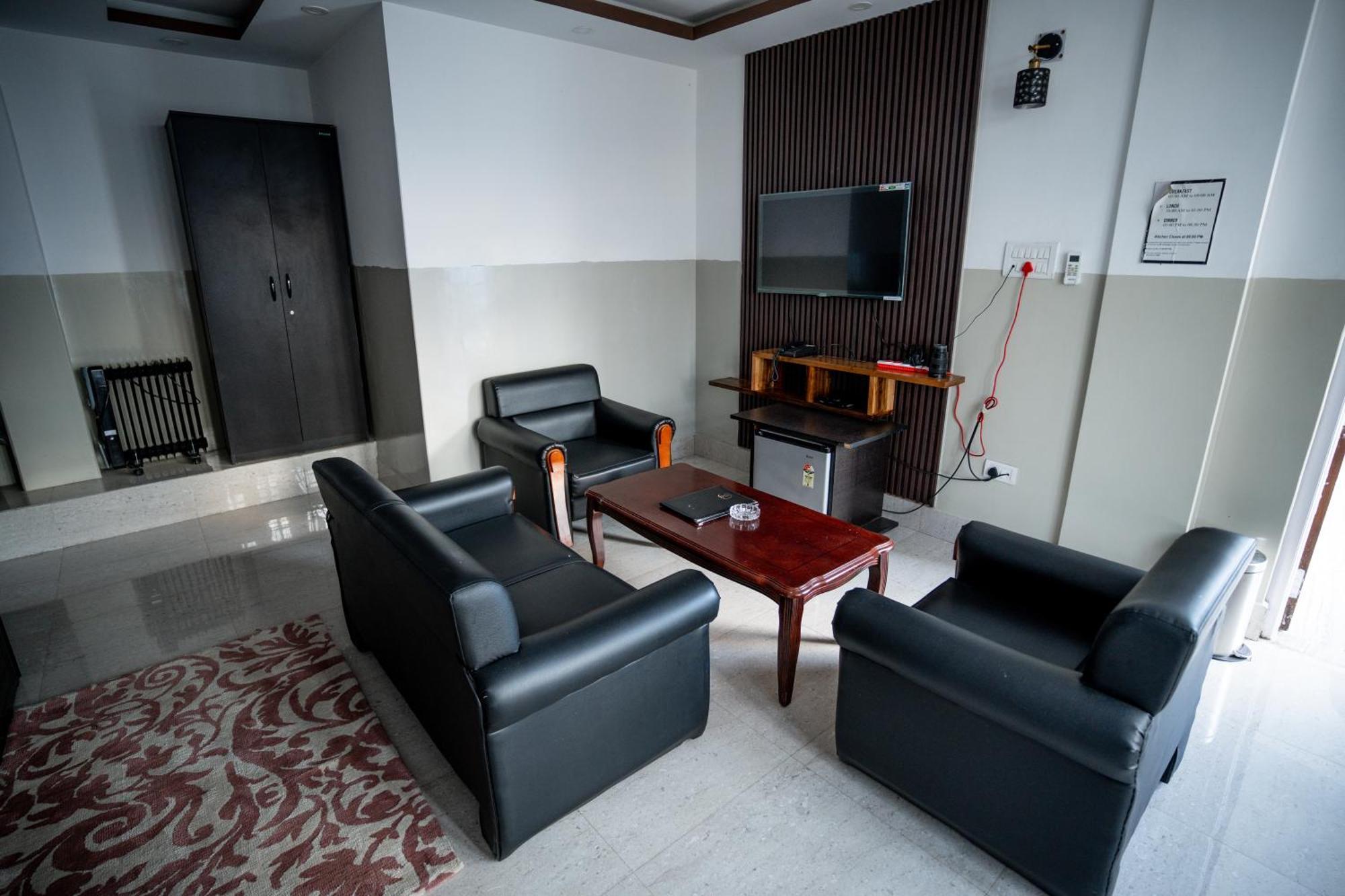 2K Hotel Kohima 외부 사진